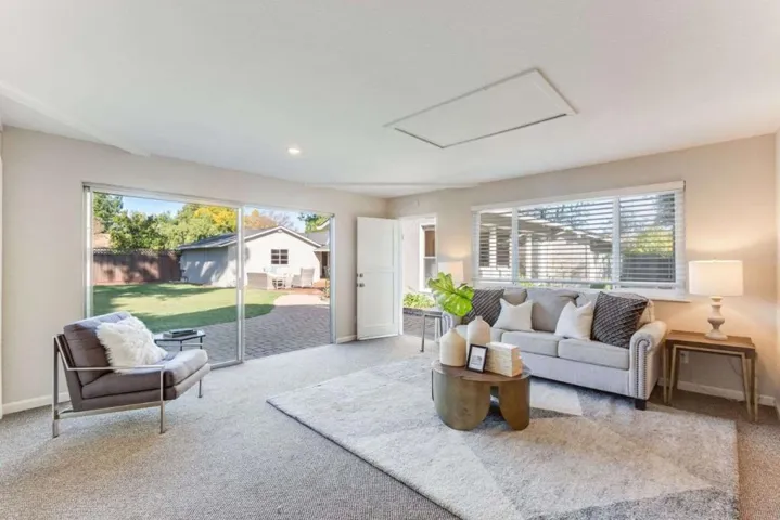709 Los Ninos Way, Los Altos, California 94022