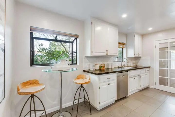 709 Los Ninos Way, Los Altos, California 94022