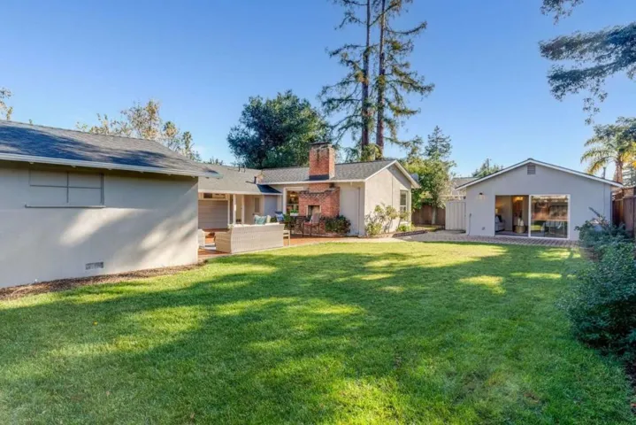 709 Los Ninos Way, Los Altos, California 94022