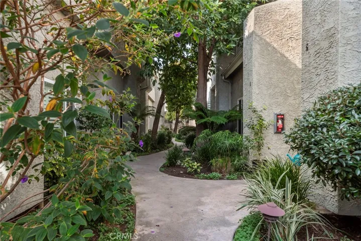 609 Meyer Lane 17, Redondo Beach, California 90278