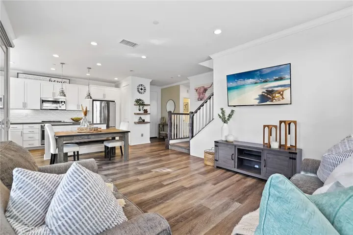 20 Clover, Lake Forest, California 92630