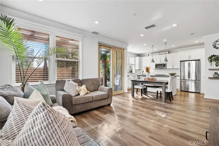 20 Clover, Lake Forest, California 92630