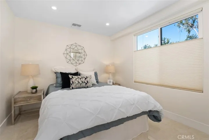 Downstairs bedroom!