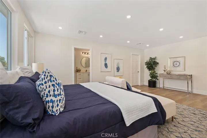 7 Senisa Way, Irvine, California 92612