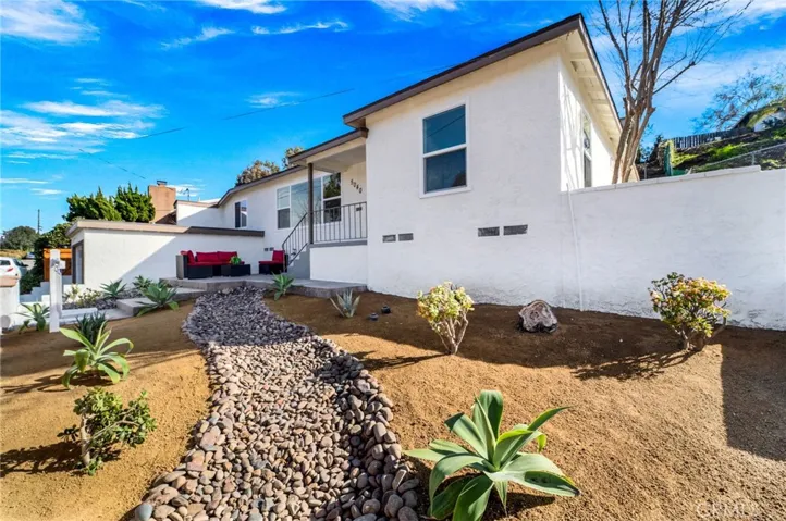 Honey Stop the Car, Love this front yard.