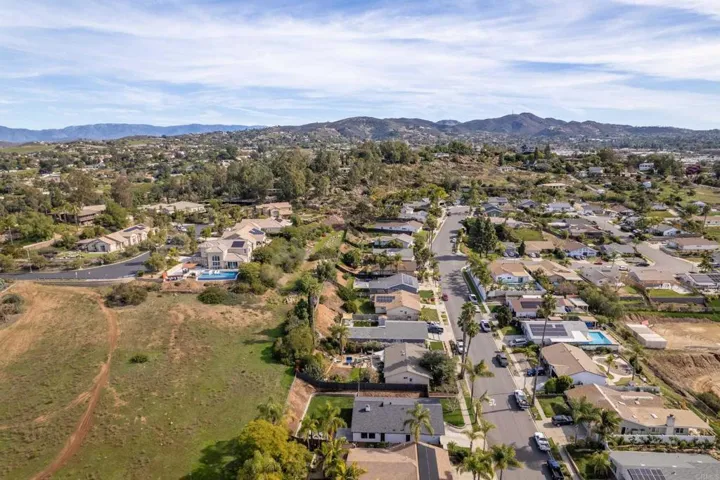 410 Gail Drive, Vista, California 92084