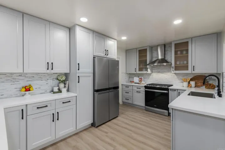 410 Gail Drive, Vista, California 92084