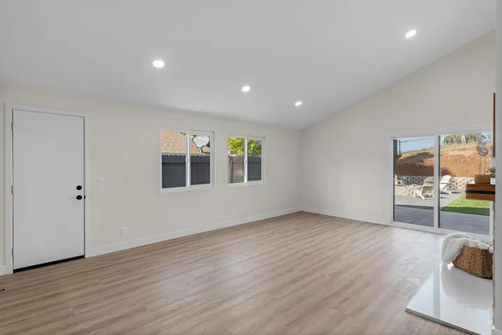 410 Gail Drive, Vista, California 92084