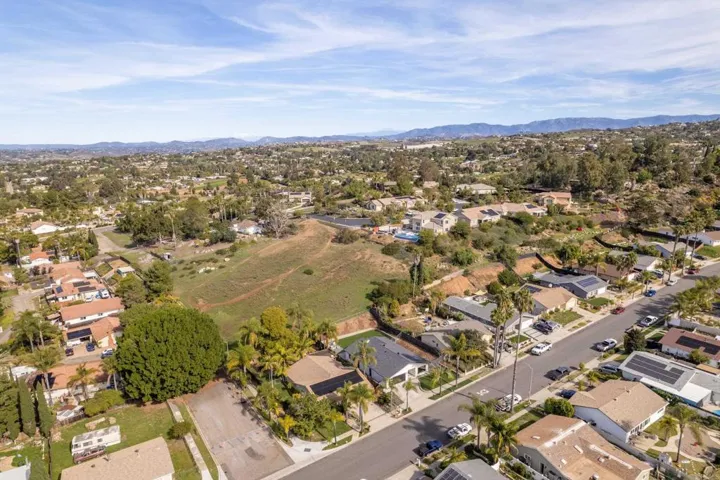 410 Gail Drive, Vista, California 92084