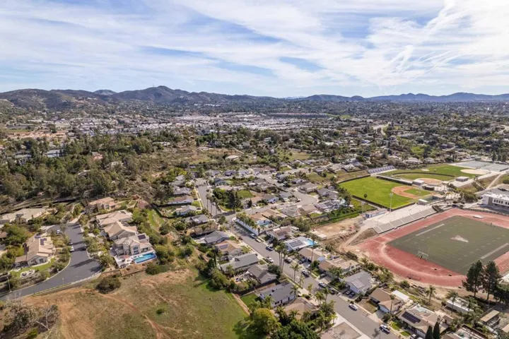 410 Gail Drive, Vista, California 92084