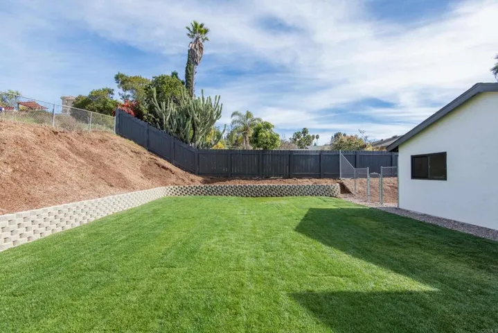 410 Gail Drive, Vista, California 92084