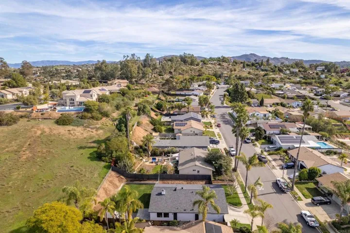 410 Gail Drive, Vista, California 92084