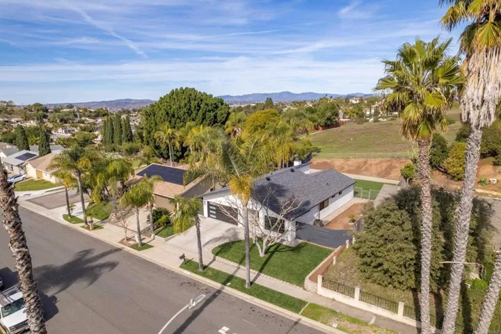 410 Gail Drive, Vista, California 92084