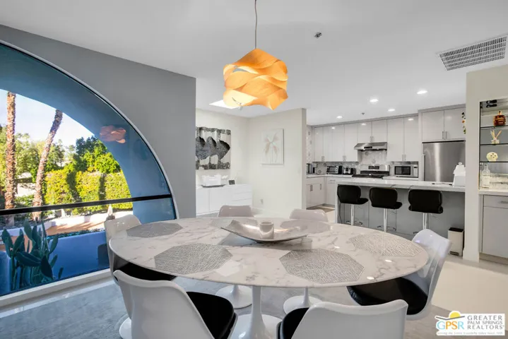 Dining to kitchen
