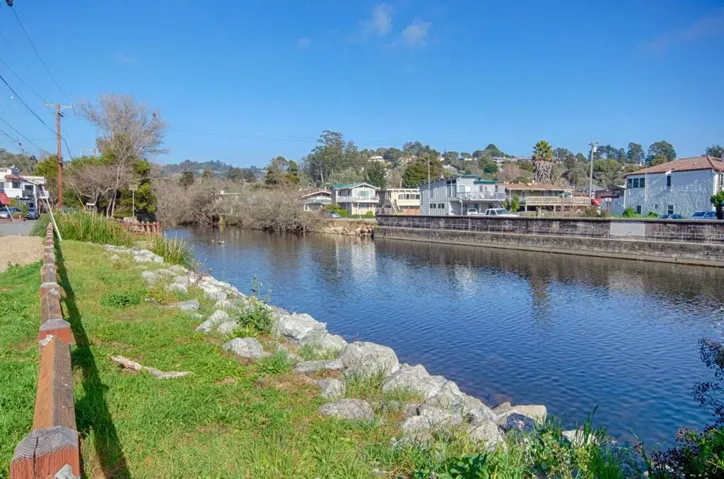 245 Spreckels Drive, Aptos, California 95003