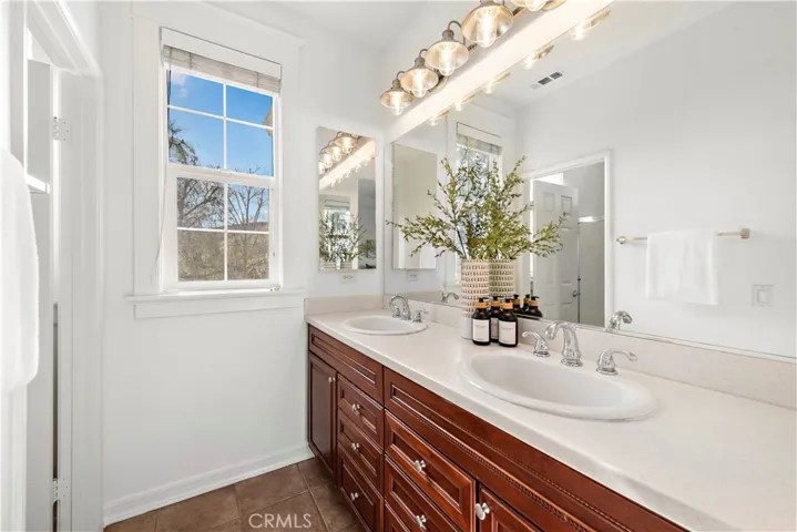 8 Paddock Place, Ladera Ranch, California 92694
