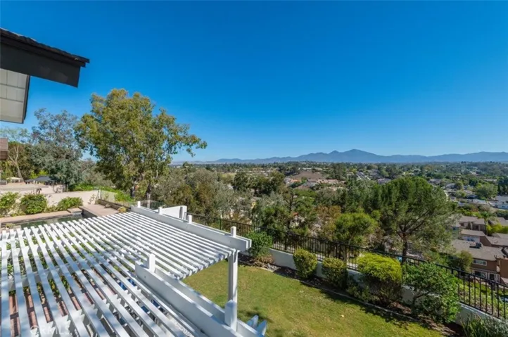 24602 Cronas, Mission Viejo, California 92691
