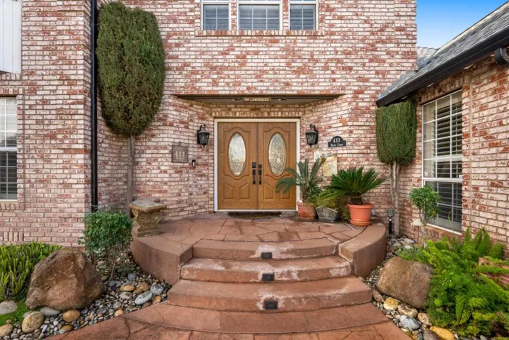 411 Bluff Court, Los Banos, California 93635