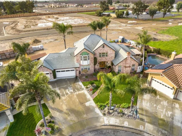 411 Bluff Court, Los Banos, California 93635