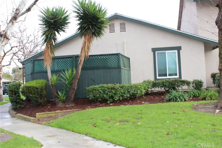23302 Orange Avenue 10, Lake Forest, California 92630