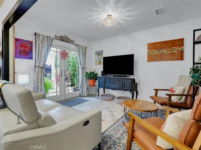 535 E Van Bibber Avenue, Orange, California 92866