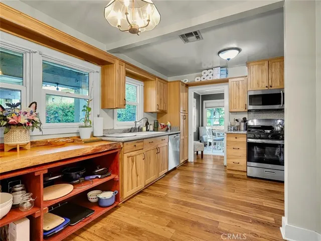 535 E Van Bibber Avenue, Orange, California 92866