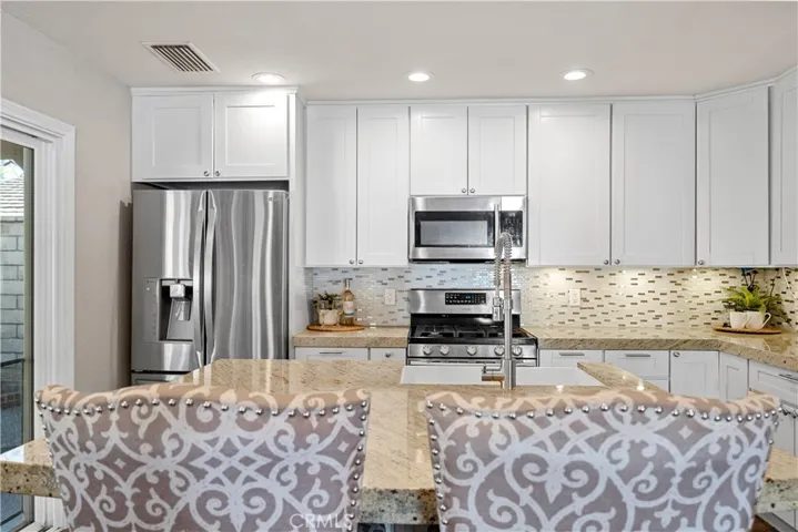 19 Calle Albarda, Rancho Santa Margarita, California 92688