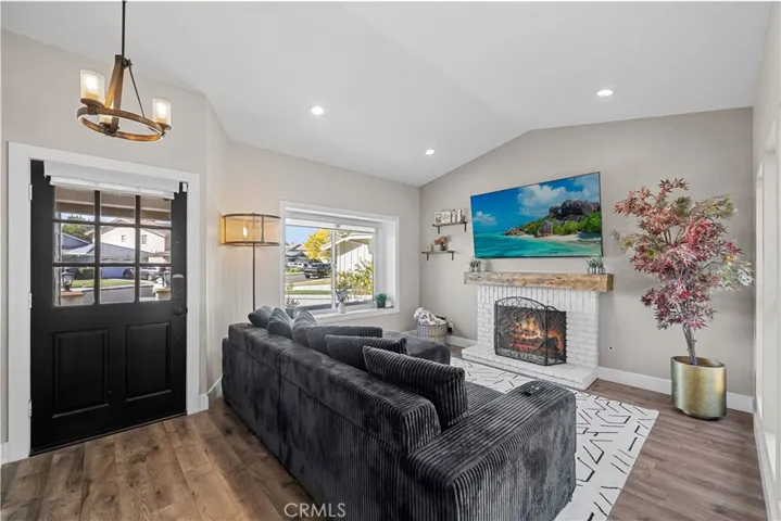 19 Calle Albarda, Rancho Santa Margarita, California 92688