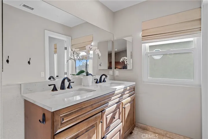 19 Calle Albarda, Rancho Santa Margarita, California 92688