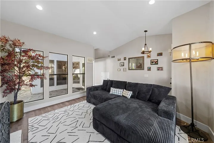 19 Calle Albarda, Rancho Santa Margarita, California 92688