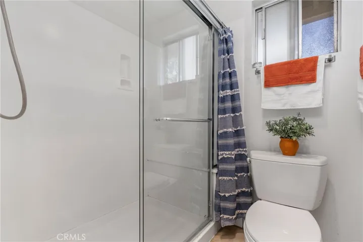 upstairs master shower/bathroom