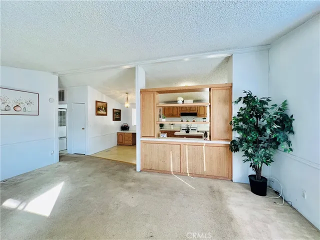 Living room - view 7