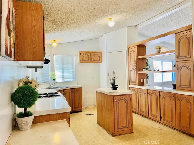 Kitchen - view 1