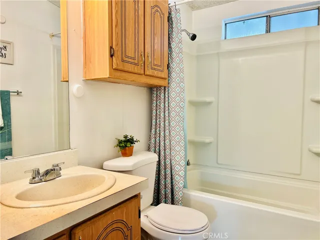 2nd bathroom - view 2