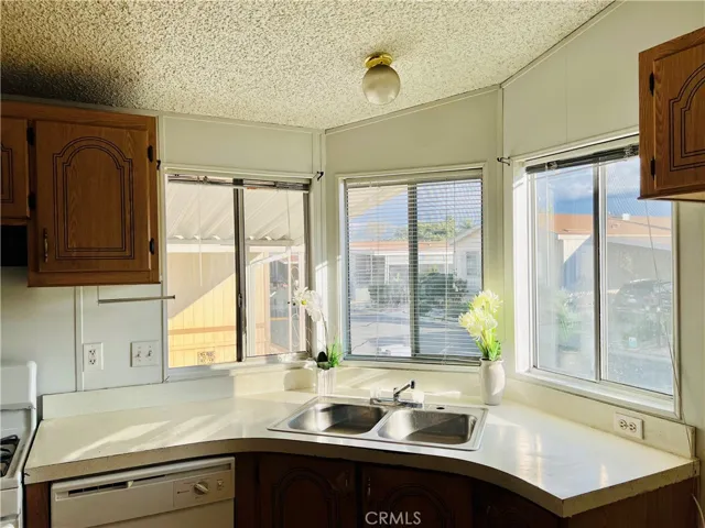 Kitchen - view 3