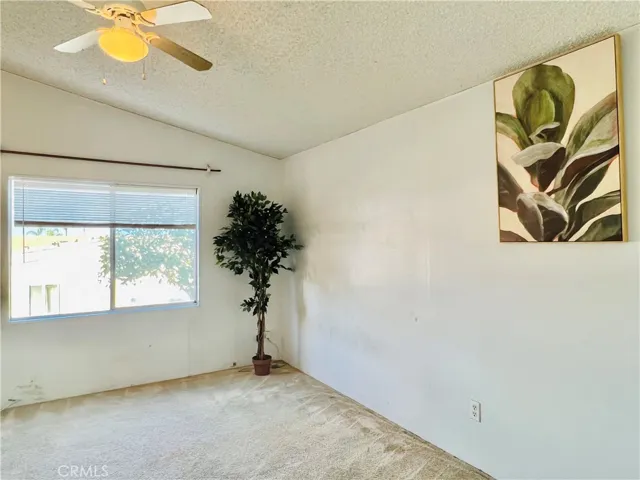 Master bedroom - view 2