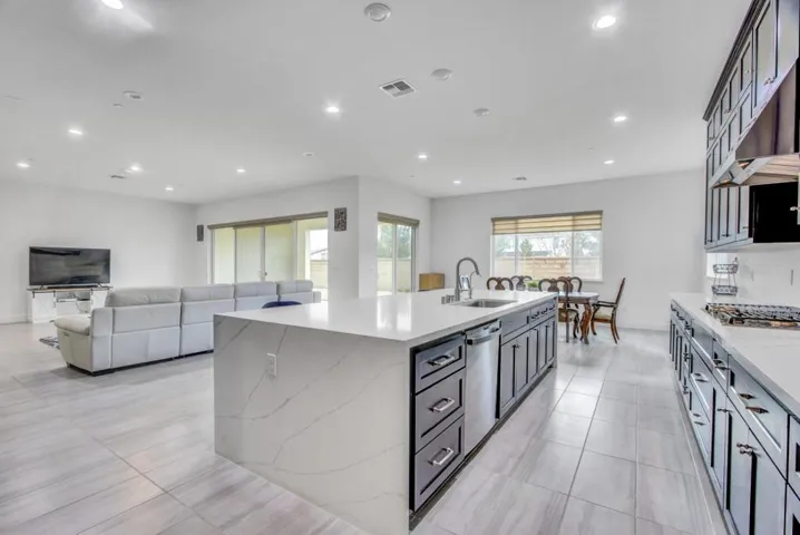 2582 Callaway Court, Tracy, California 95377