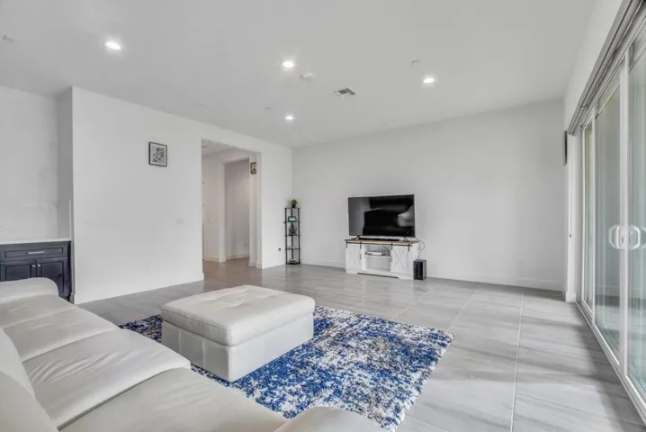 2582 Callaway Court, Tracy, California 95377