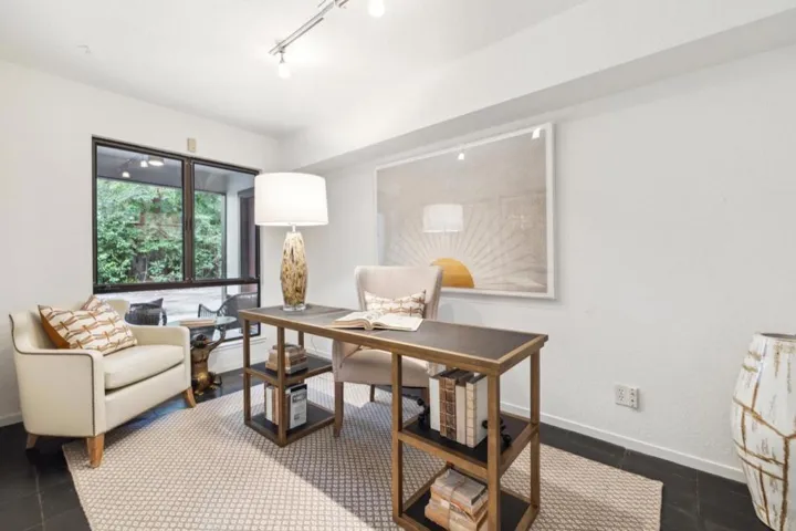 1732 Middlefield Road, Palo Alto, California 94301