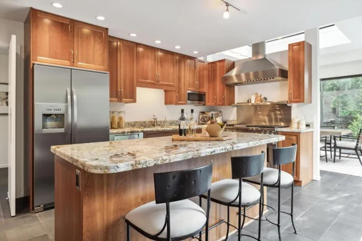 1732 Middlefield Road, Palo Alto, California 94301