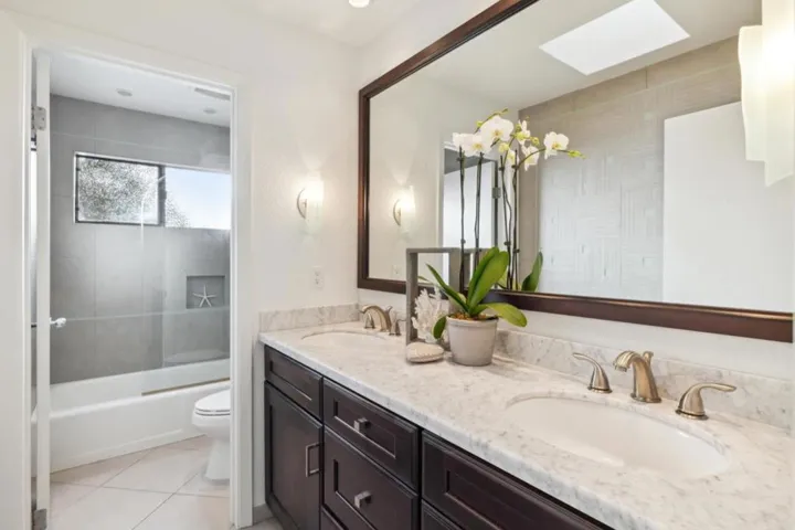 1732 Middlefield Road, Palo Alto, California 94301