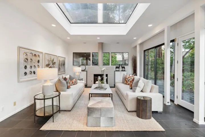 1732 Middlefield Road, Palo Alto, California 94301