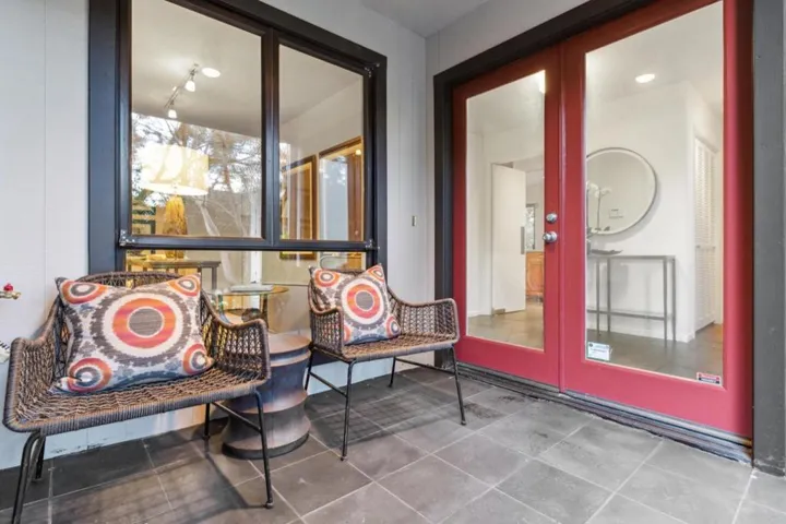 1732 Middlefield Road, Palo Alto, California 94301