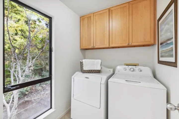1732 Middlefield Road, Palo Alto, California 94301