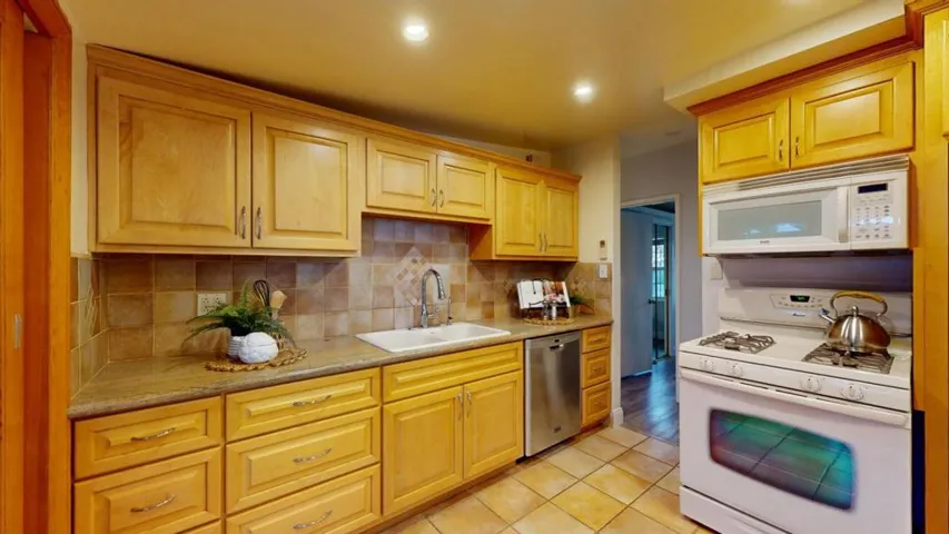 260 Fay Way, Mountain View, California 94043