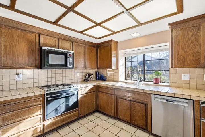 452 Ives Terrace, Sunnyvale, California 94087