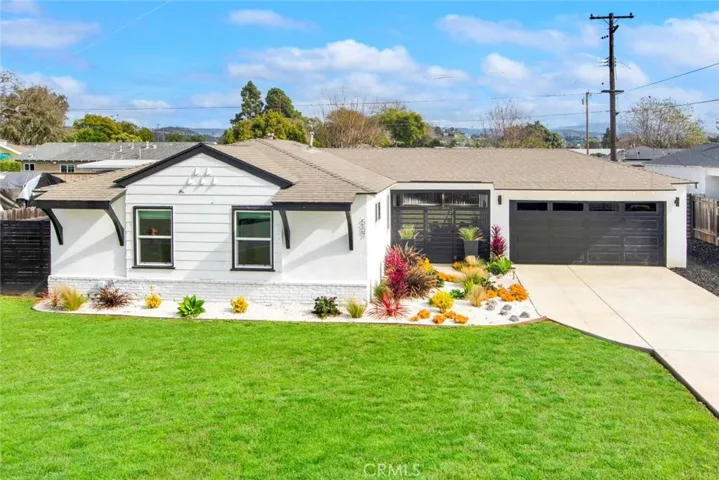 557 S Rosalind Drive, Orange, California 92869