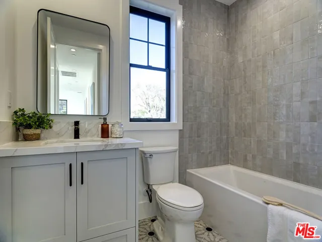 632 36th Street, Manhattan Beach, California 90266
