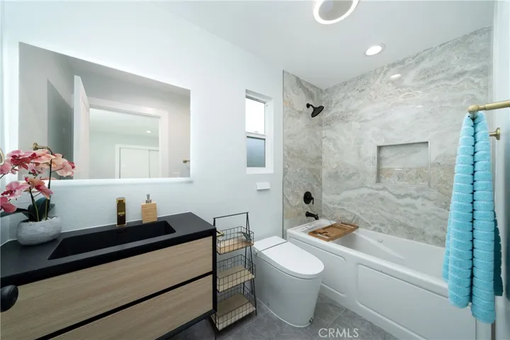2821 Tigertail Drive, Los Alamitos, California 90720