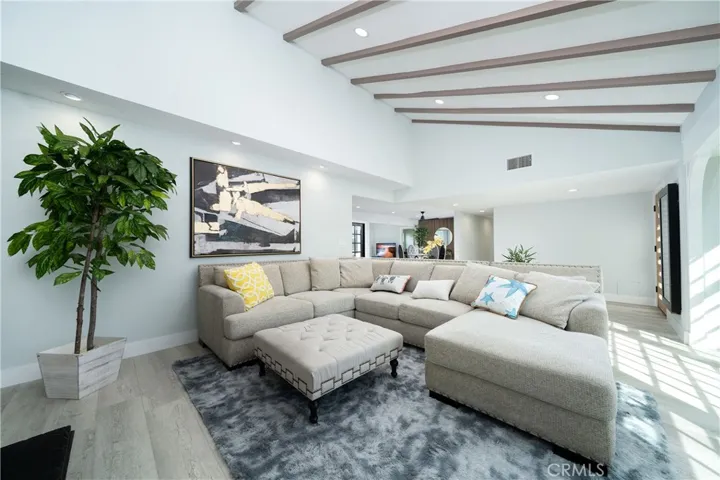2821 Tigertail Drive, Los Alamitos, California 90720